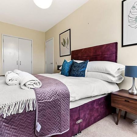 Large Group & Contractor Booking! Duplex W/Parking Μίλτον Κέινς Εξωτερικό φωτογραφία